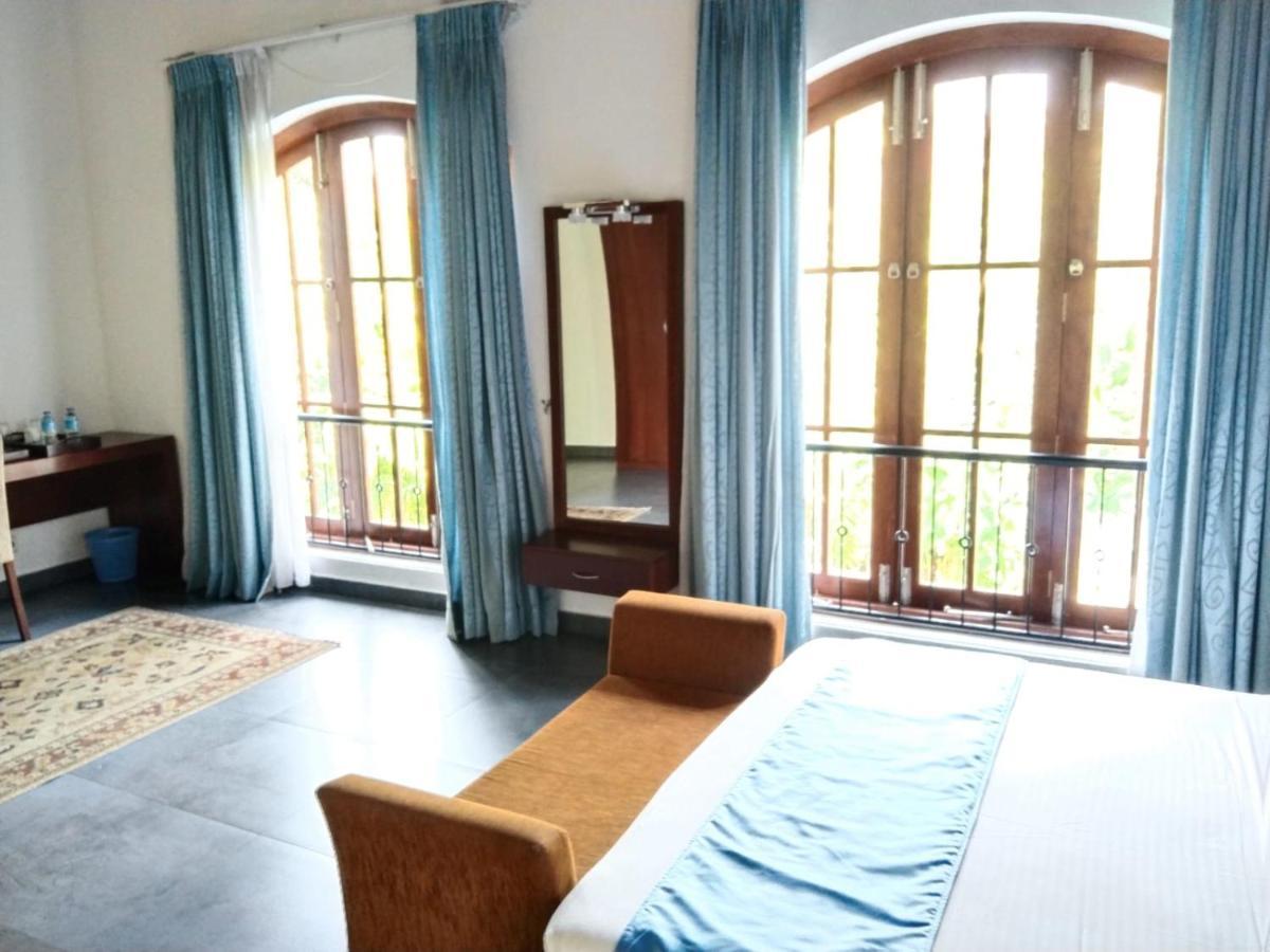 Ellen'S Place Коломбо Екстериор снимка