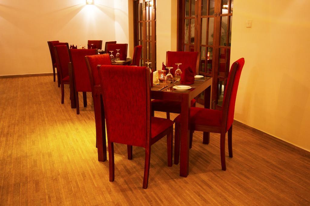 Ellen'S Place Коломбо Екстериор снимка